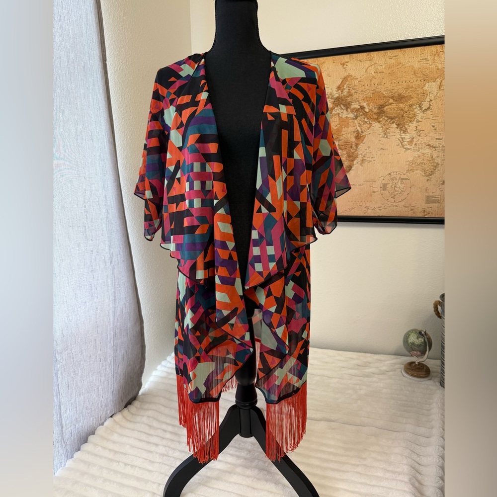 Lularoe Monroe lightweight fringe kimono size small